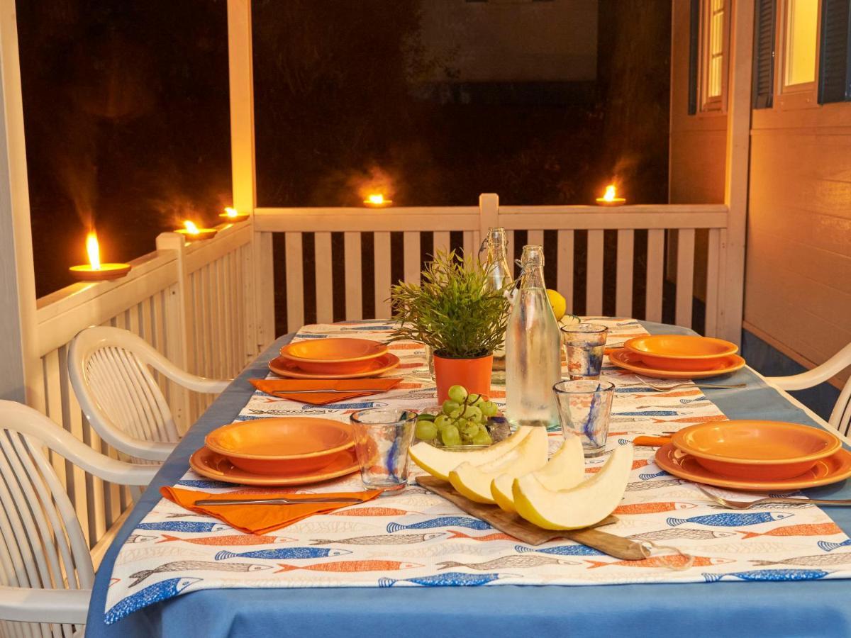 Holiday Home Maxi Caravan Comfort By Interhome Baia Domizia Exterior foto